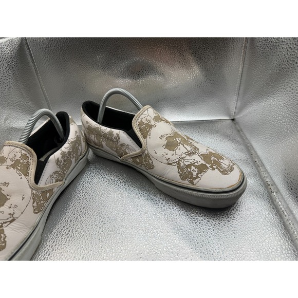 Size 8.5 Vans Off The Wall Classic‎ Cream Womens Leather Slip On Casual Shoes - Picture 5 of 9